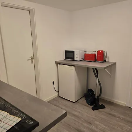 Vollmoebliertes 1,5 Apartment